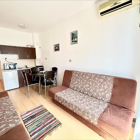 Apartment Sunny Day 4 - Menada